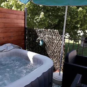  Hébergement de vacances La Terrasse Aux Hirondelles Avec Spa Maison 80m2 2 2 Salles De Bains